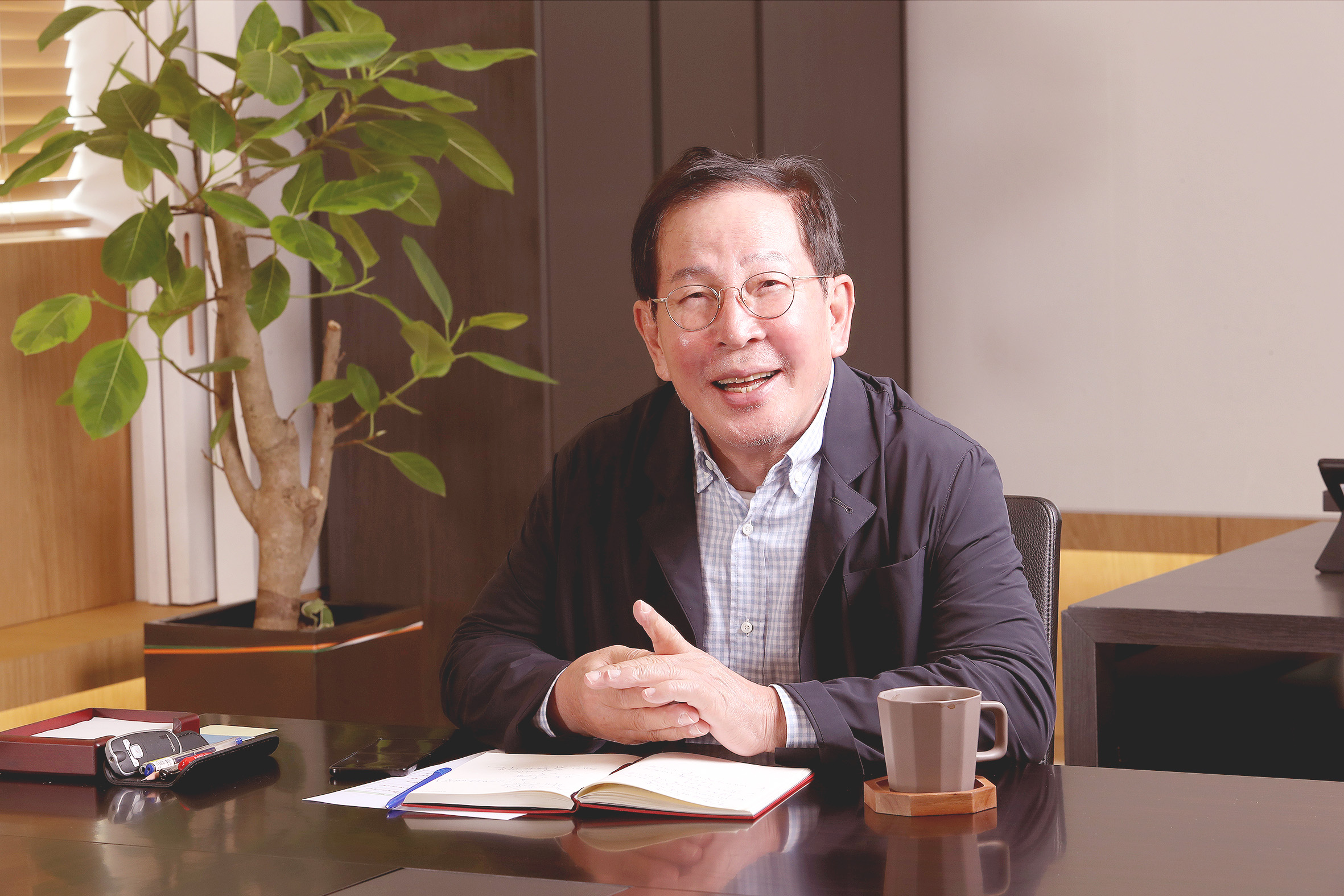 Kyochon F&B Co., Ltd Chairman KWON WON KANG 사진